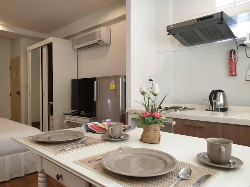 Arawana Residence Phromphong Bangkok Exteriör bild